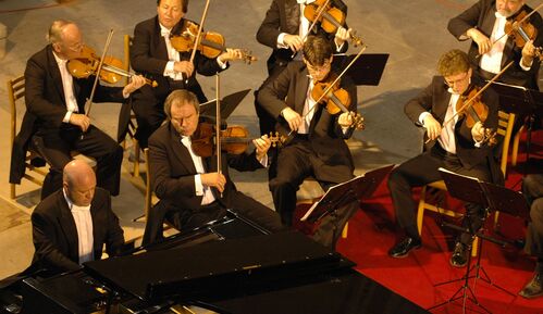 Albert Guinovart amb l’Orquestra Franz Liszt de Budaspest en el Festival Francesc  Viñas de 2005